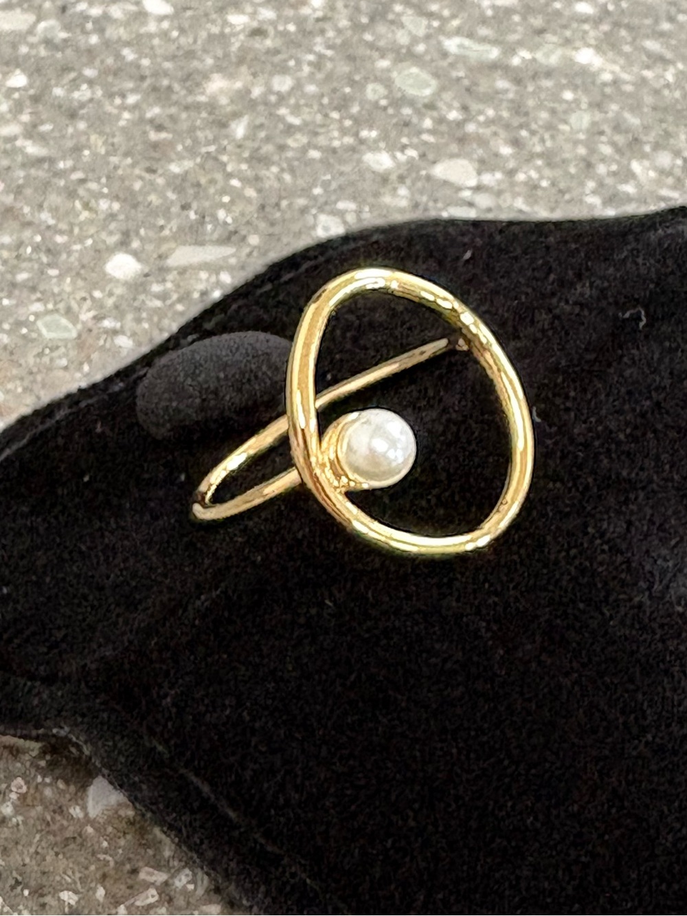 Plunder Design Harper Kate Gold Tone Pearl Statement Ring - Picture 5 of 5